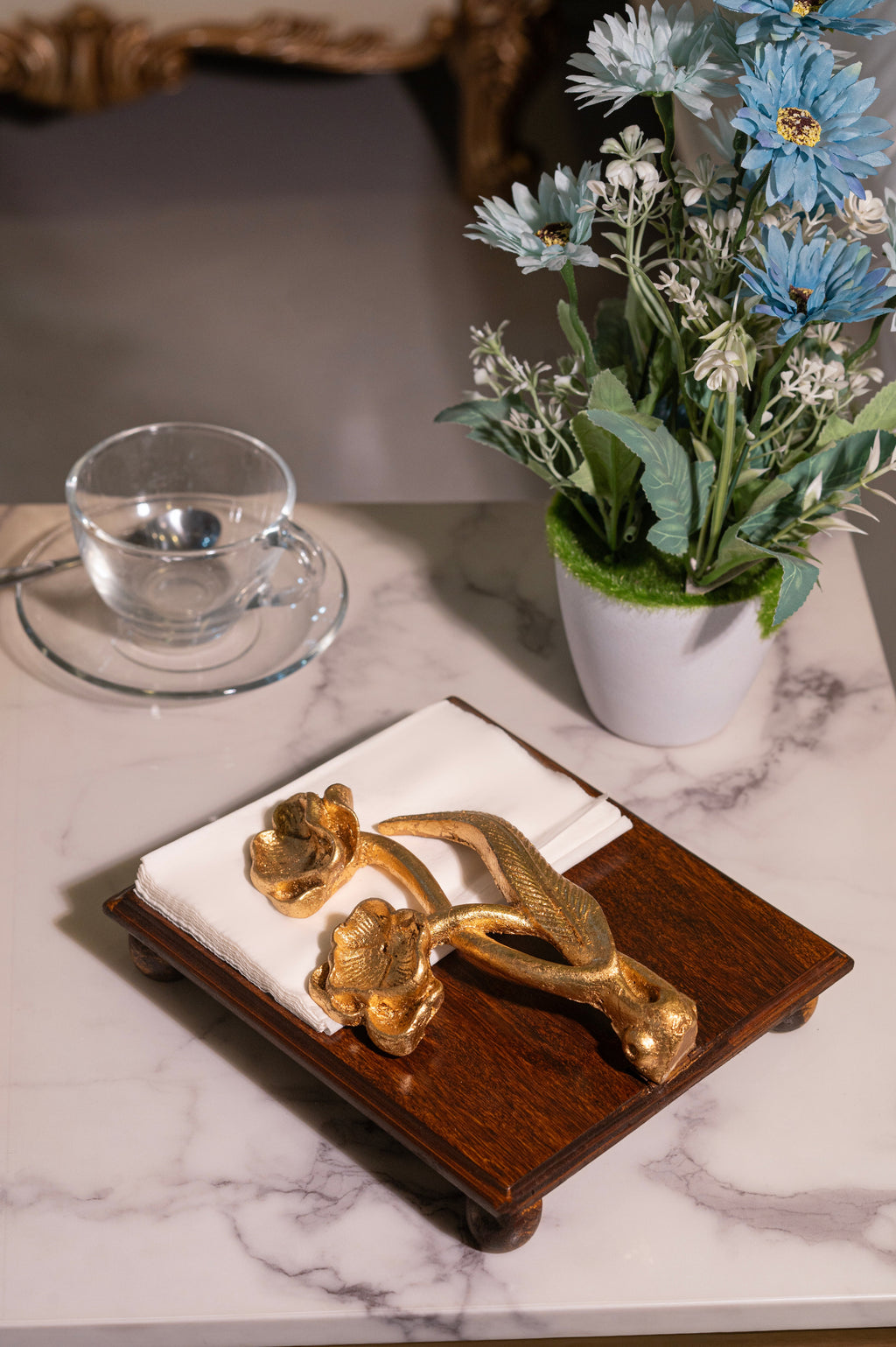 The Leaf & Lily - Vintage Napkin Holder